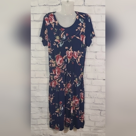 Dresses | New Navy Floral Maxi Dress Lrg | Poshmark